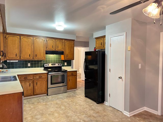 1829 Bourne Cir, Clarksville, TN 37043