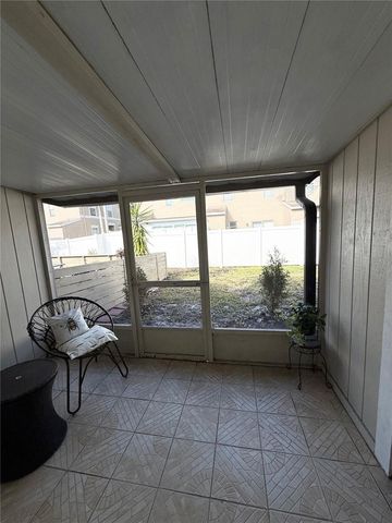 10053 LAKE OAK CIRCLE, Tampa, FL 33624