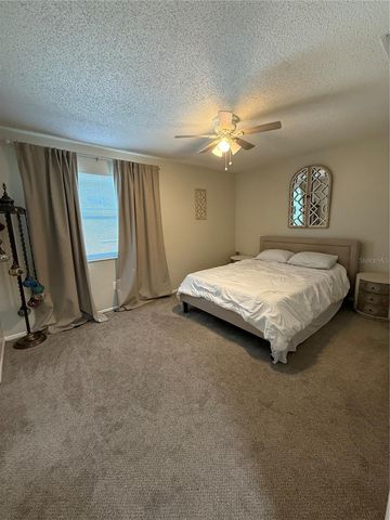 10053 LAKE OAK CIRCLE, Tampa, FL 33624