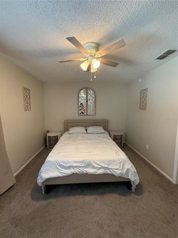 10053 LAKE OAK CIRCLE, Tampa, FL 33624