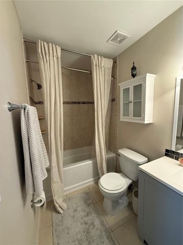 10053 LAKE OAK CIRCLE, Tampa, FL 33624