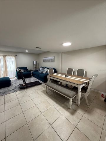 10053 LAKE OAK CIRCLE, Tampa, FL 33624