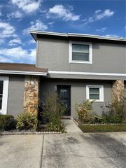 10053 LAKE OAK CIRCLE, Tampa, FL 33624