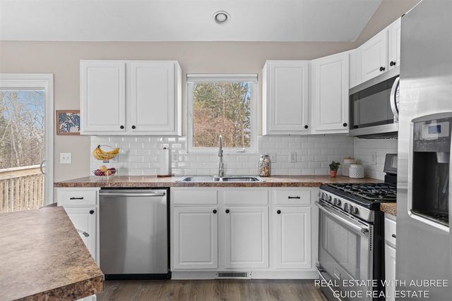 6948 Shady Knoll Drive, Caledonia, MI 49316