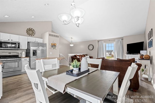 6948 Shady Knoll Drive, Caledonia, MI 49316