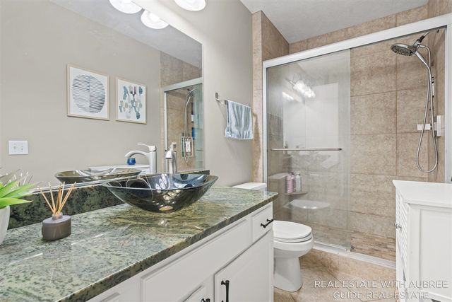 6948 Shady Knoll Drive, Caledonia, MI 49316