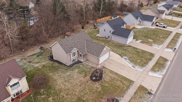 6948 Shady Knoll Drive, Caledonia, MI 49316
