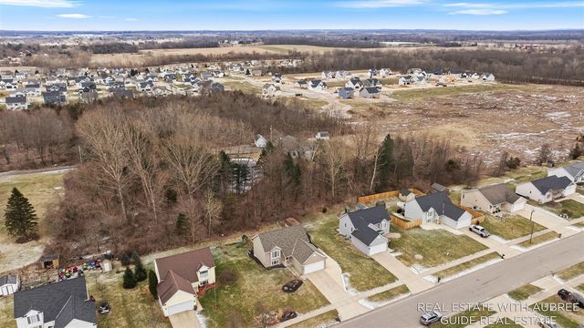 6948 Shady Knoll Drive, Caledonia, MI 49316