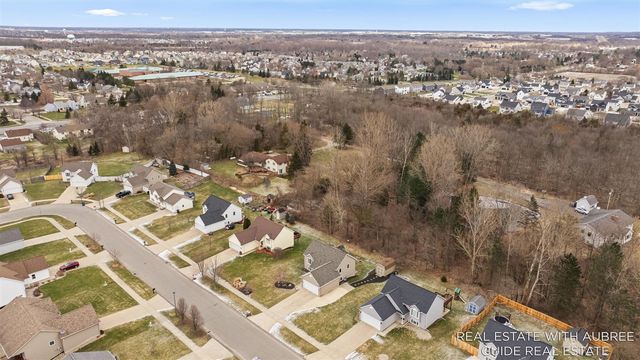 6948 Shady Knoll Drive, Caledonia, MI 49316