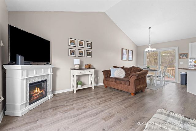 6948 Shady Knoll Drive, Caledonia, MI 49316