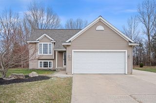 6948 Shady Knoll Drive, Caledonia, MI 49316