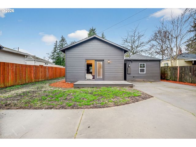 3505 G St, Vancouver, WA 98663