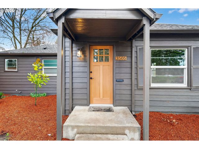 3505 G St, Vancouver, WA 98663