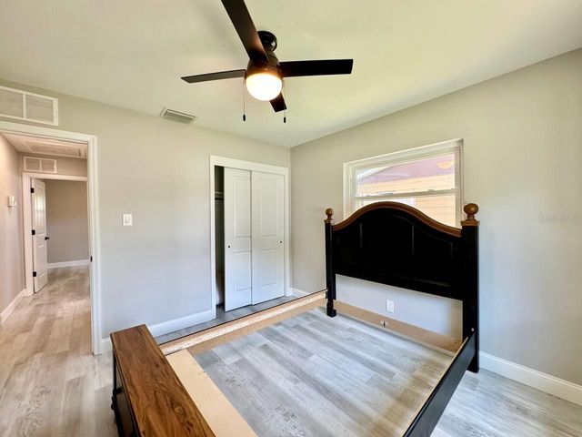 1918 E SHADOWLAWN AVENUE, Tampa, FL 33610