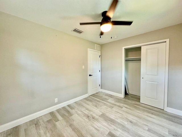 1918 E SHADOWLAWN AVENUE, Tampa, FL 33610