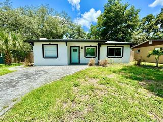 1918 E SHADOWLAWN AVENUE, Tampa, FL 33610