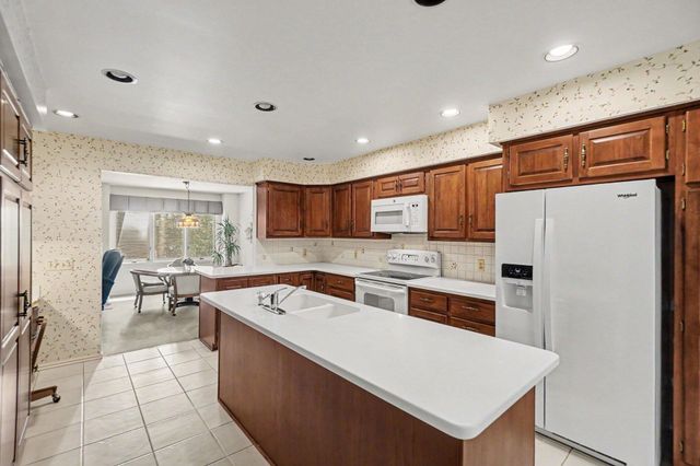 640 Cascade Hills Ridge Se, Grand Rapids Twp, MI 49546