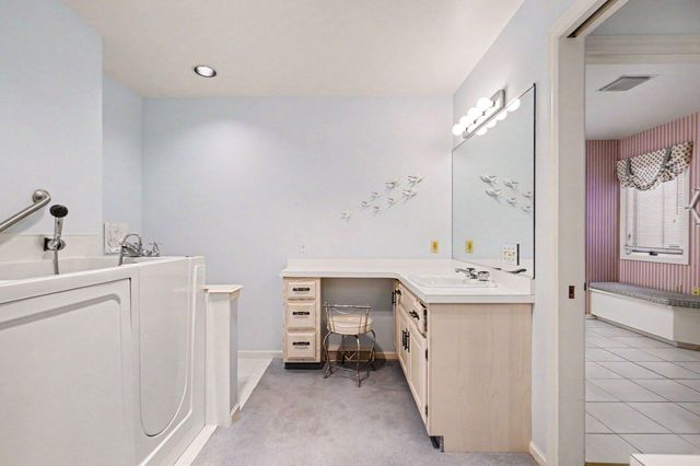 640 Cascade Hills Ridge Se, Grand Rapids Twp, MI 49546
