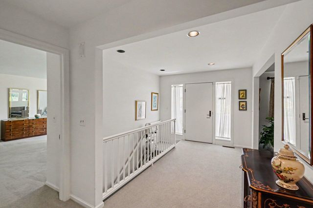 640 Cascade Hills Ridge Se, Grand Rapids Twp, MI 49546