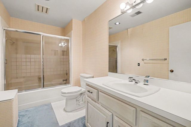 640 Cascade Hills Ridge Se, Grand Rapids Twp, MI 49546
