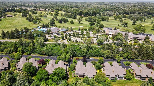 640 Cascade Hills Ridge Se, Grand Rapids Twp, MI 49546