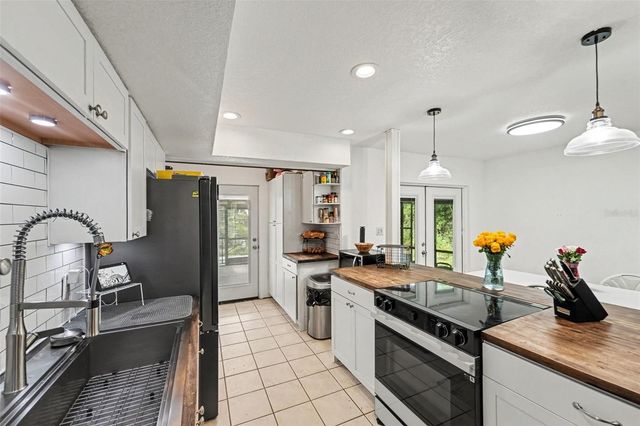 7238 HILLCREST STREET, Leesburg, FL 34748
