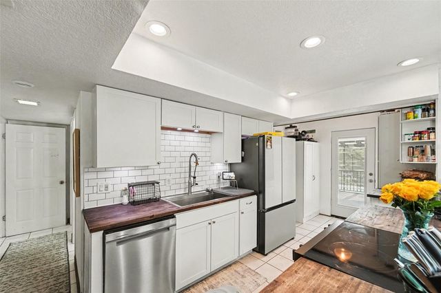 7238 HILLCREST STREET, Leesburg, FL 34748