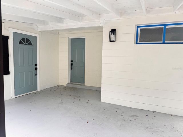 3205 E SHADOWLAWN AVENUE, Tampa, FL 33610