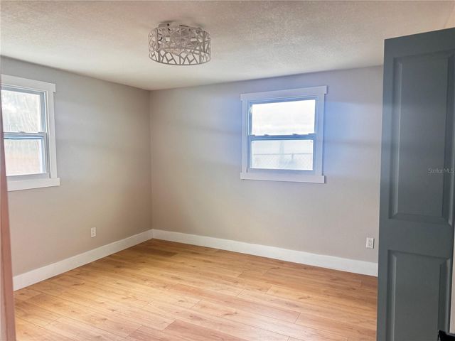 3205 E SHADOWLAWN AVENUE, Tampa, FL 33610