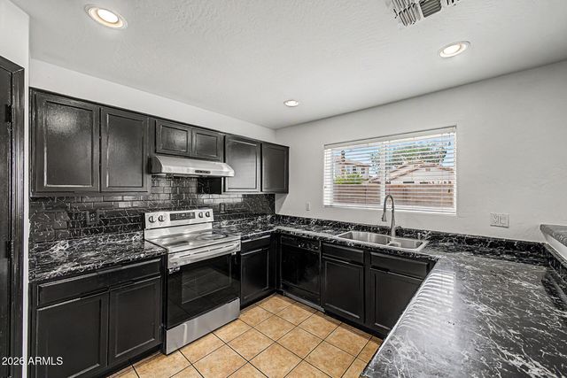 7224 W PIONEER Street, Phoenix, AZ 85043