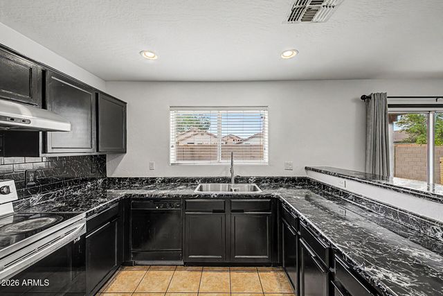 7224 W PIONEER Street, Phoenix, AZ 85043