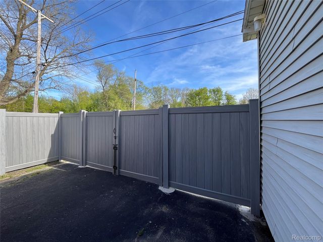 12660 Grafton Road, Ash Township, MI 48117