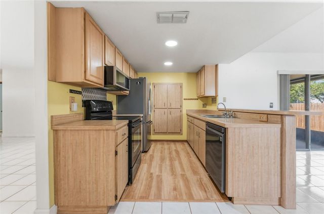 611 TANGERINE DRIVE, Oldsmar, FL 34677