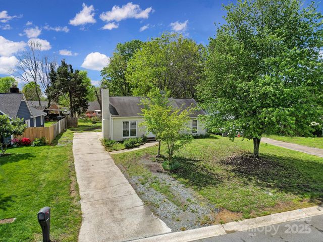 8520 Mission Hills Road, Charlotte, NC 28227