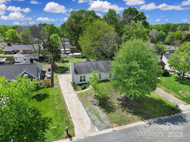 8520 Mission Hills Road, Charlotte, NC 28227