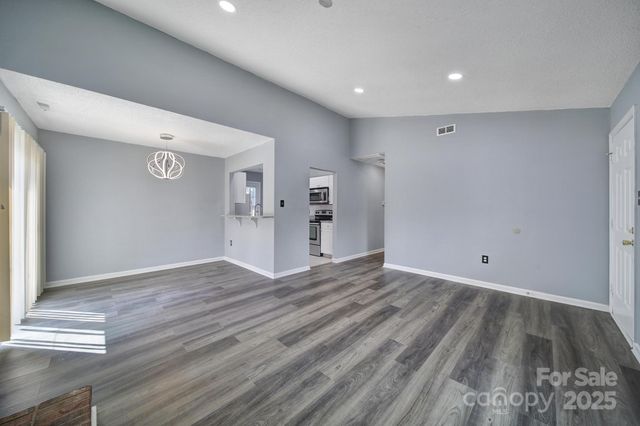 8520 Mission Hills Road, Charlotte, NC 28227