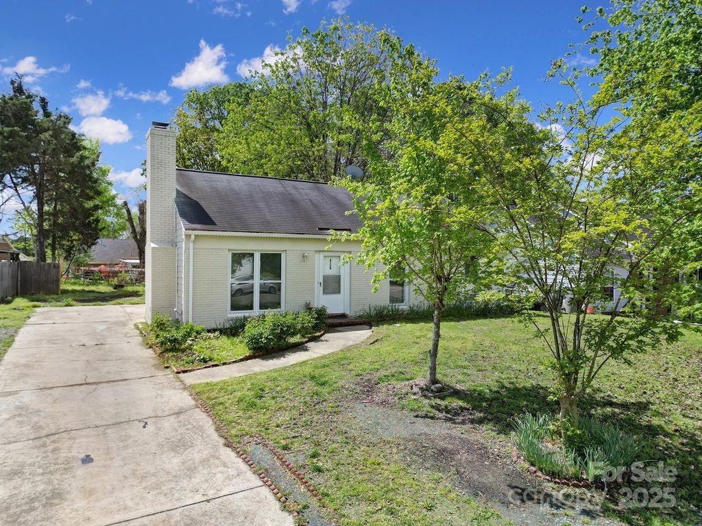 8520 Mission Hills Road, Charlotte, NC 28227