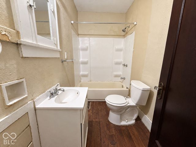 6844 W Thompson Road, Indianapolis, IN 46241