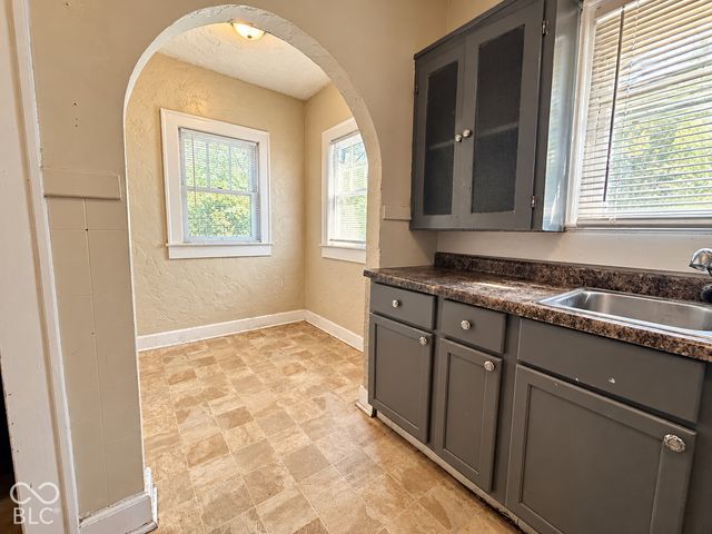 6844 W Thompson Road, Indianapolis, IN 46241