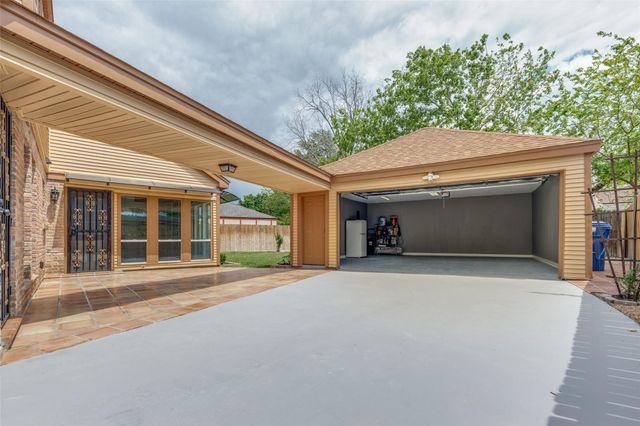 7231 Granvia Drive, Houston, TX 77083