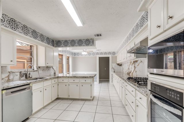 7231 Granvia Drive, Houston, TX 77083