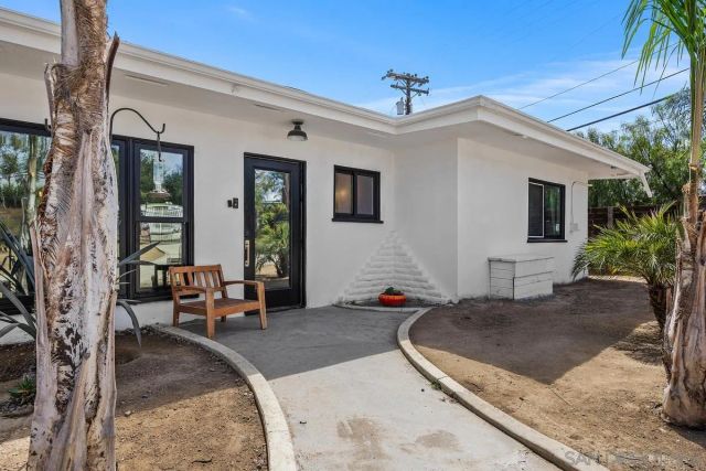 1211 E Mission Road, Fallbrook, CA 92028