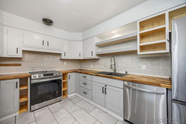 1211 E Mission Road, Fallbrook, CA 92028