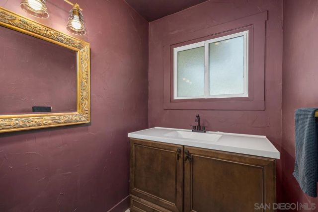 1211 E Mission Road, Fallbrook, CA 92028