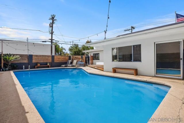 1211 E Mission Road, Fallbrook, CA 92028