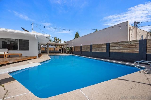 1211 E Mission Road, Fallbrook, CA 92028