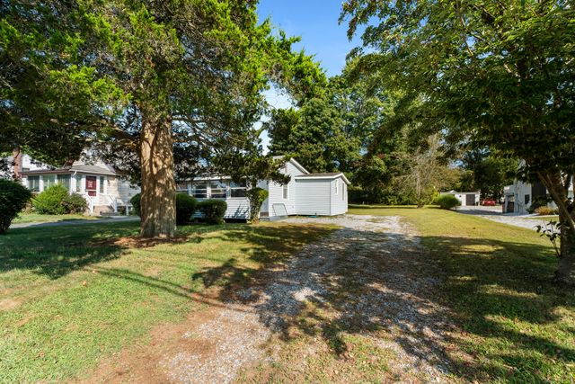 13 College Street, Old Saybrook, CT 06475