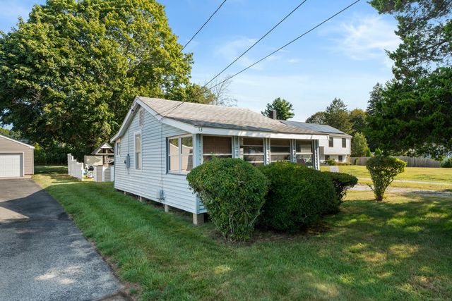 13 College Street, Old Saybrook, CT 06475