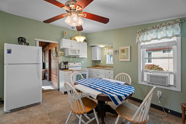 13 College Street, Old Saybrook, CT 06475