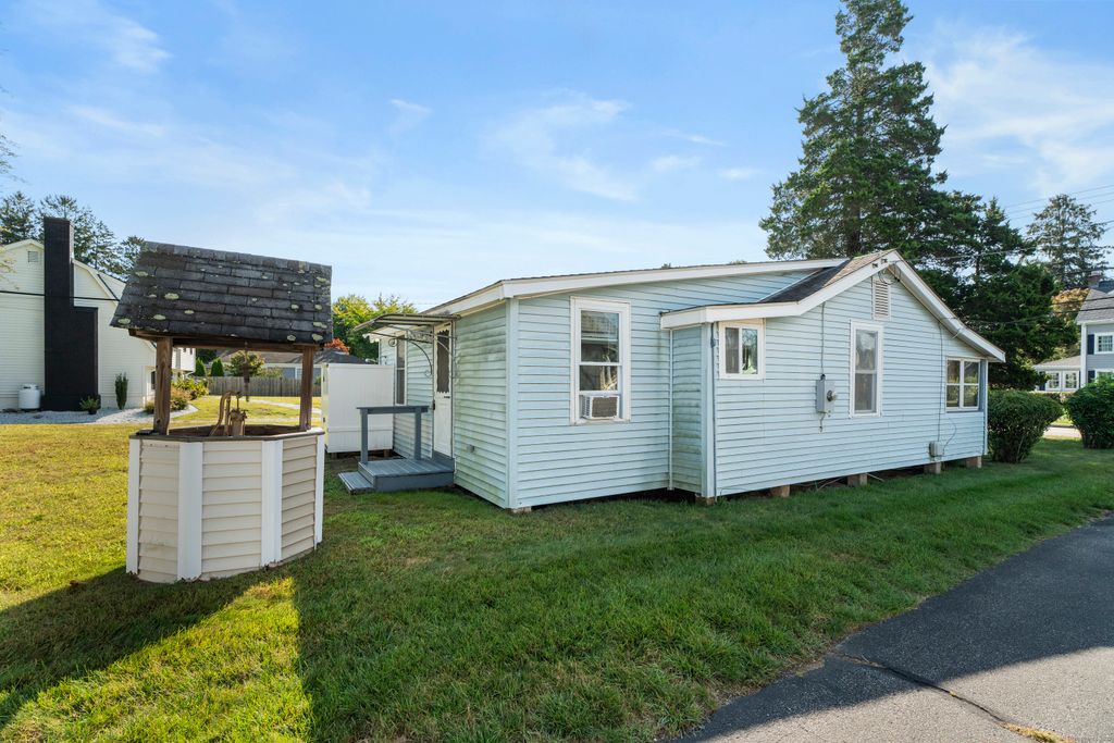 13 College Street, Old Saybrook, CT 06475